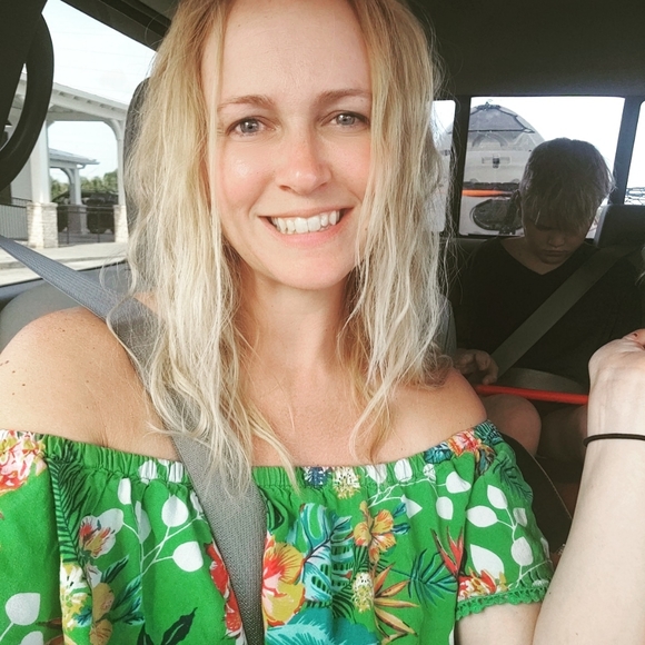 Meet your Posher! - Picture 15 of 16